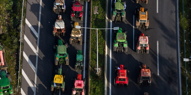 Alldaynews.gr Δημογλίδου: Αν δεν υπάρχουν δύο λωρίδες κυκλοφορίας, δεν υπάρχει ασφάλεια για τους οδηγούς και τους αγρότες στις εθνικές οδούς