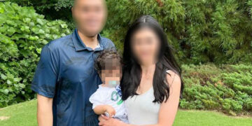 Alldaynews.gr Φριχτό τέλος για αθλητικογράφο και τον σύζυγό της στο σπίτι τους – Ο 3χρονος γιος βρέθηκε σώος κοντά τους