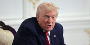 O Τραμπ χαρακτηρίζει «χάος» την κατάσταση για την λήξη του πολέμου στην Ουκρανία: «Είναι δύσκολο να επιλυθεί»