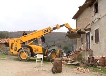 Αθώος ο 56χρονος που σκότωσε τον γείτονά του που προσπαθούσε να του γκρεμίσει το σπίτι με εκσκαφέα