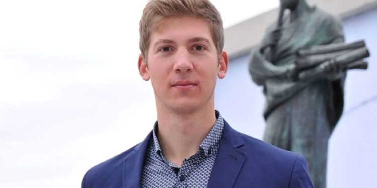 Alldaynews.gr Ραγδαίες εξελίξεις με την εξαφάνιση του 33χρονου γιατρού: Εθεάθη σε εκκλησία – «Άναψε ένα κεράκι, προσκύνησε κι έφυγε» (video)