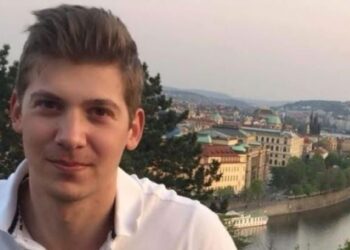 Για απάτη κατηγορείται ο «ερευνητής» που τους έλεγε ότι βρήκε τον γιο τους: «Μας ζήτησε του κόσμου τα λεφτά και αποδείχτηκε απατεώνας» λέει ο πατέρας του γιατρού που αγνοείται (video)