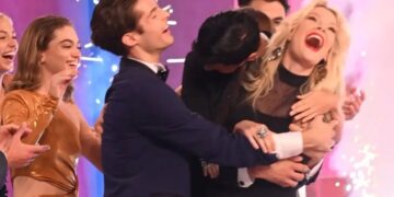 Τελικός GNTM: Νικήτρια η Ξένια Τσίρκοβα – «Μαμά τα κατάφερα!» (video)