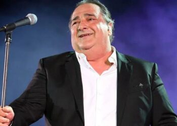 Αδελφός Βασίλη Καρρά για τα 2 χρόνια: «Κλείνω το ραδιόφωνο όταν ακούω τραγούδια του – Πάω στο μνήμα του και…» (video)