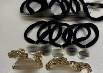 Συνελήφθη ιδιοκτήτρια καταστήματος στο Κολωνάκι που πωλούσε φο μπιζού ως πολυτελή κοσμήματα