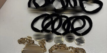 Συνελήφθη ιδιοκτήτρια καταστήματος στο Κολωνάκι που πωλούσε φο μπιζού ως πολυτελή κοσμήματα