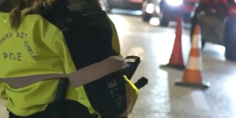 Οδηγός παράτησε τη Lamborghini σε στάση λεωφορείου για να αποφύγει το αλκοτέστ (Video)