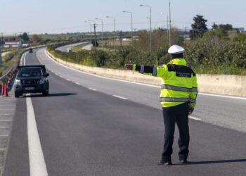 Πρόστιμο 350 ευρώ για όσους δεν έχουν αυτό το χαρτί στο αυτοκίνητο – Γιατί πρέπει να το έχουμε όλοι μαζί μας