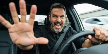 Γιατί οδηγούμε επιθετικά και γιατί τρέχουμε με υπερβολική ταχύτητα στο δρόμο