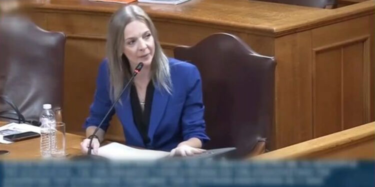 Alldaynews.gr Πόπη Σεμερτζίδου για δέσμευση τραπεζικών λογαριασμών: «Να αρχίσω απεργία πείνας έξω από τη Βουλή;»