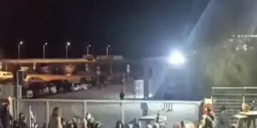 Μυτιλήνη: Αγρότες εμπόδισαν τους επιβάτες να μπουν στο πλοίο «Διαγόρας» – Αναχώρησε από το λιμάνι άδειο