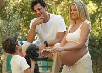 Δήμος Αναστασιάδης για Τζένη Θεωνά: «Η δεύτερη εγκυμοσύνη ήταν σοκαριστική γιατί ο γιατρός μας είχε πει ότι απαγορεύεται»