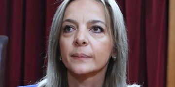 Alldaynews.gr Σεμερτζίδου κατά Κωνσταντοπούλου: «Μετέτρεψε την Εξεταστική σε τσίρκο»