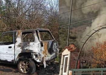 Alldaynews.gr Τραγωδία: Κάηκε μέσα στο αυτοκίνητό του ενώ την ίδια ώρα καιγόταν και το σπίτι του