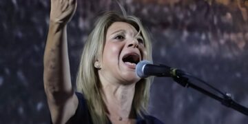 Alldaynews.gr Σάλος με την Μαρία Καρυστιανού – Χιλιάδες άτομα την θέλουν Πρωθυπουργό