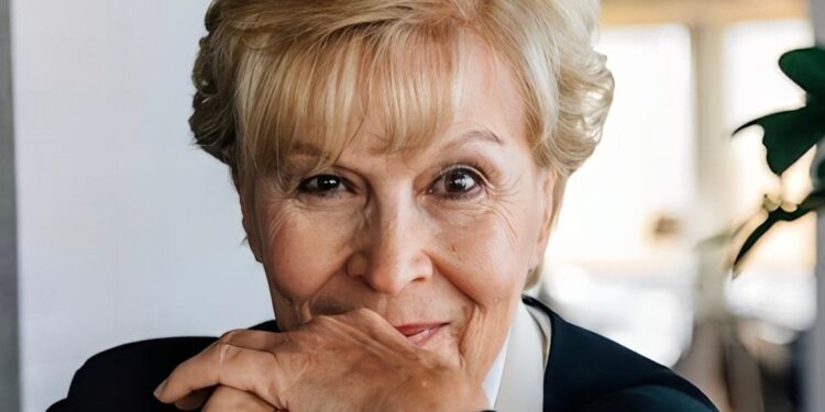 Alldaynews.gr Πώς είναι σήμερα στα 89 η πασίγνωστη Ελληνίδα τραγουδίστρια του ελαφρού τραγουδιού