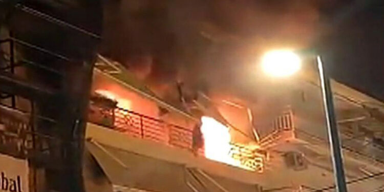 Σε τραγωδία κατέληξε η φωτιά στην Τούμπα: Πέθανε η γυναίκα που νοσηλευόταν – Εξιτήριο πήραν τα τρίδυμα