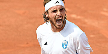 Alldaynews.gr Σε αδιέξοδο ο Στέφανος Τσιτσιπάς: Απορρίφθηκε η ένστασή του και κινδυνεύει με δίωξη για απείθεια αν δεν παραδώσει το δίπλωμά του