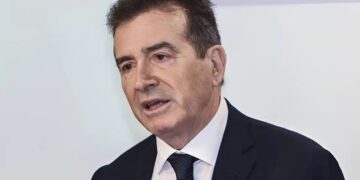 Οικογενειακή Τραγωδία: Εγγονός βρήκε νεκρούς τους παππούδες του – Είχε ξεψυχήσει στα χέρια του ο πατέρας του (video)