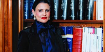 Μαρία Γρατσία: Ποια είναι η γυναίκα – δεξί χέρι της Μαρίας Καρυστιανού