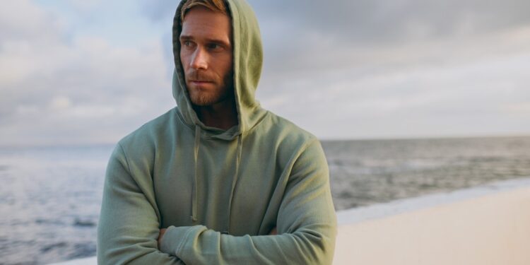 Alldaynews.gr Autumn Men’s Wardrobe. 3 + 1 φθινοπωρινά ανδρικά φούτερ για τα μοντέρνα outfits της νέας σεζόν!