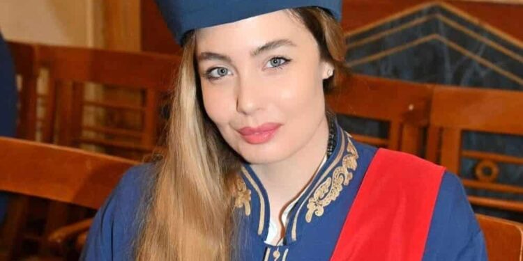 Αντωνία Καλλιμούκου: Πήρε το πτυχίο της – «Ευχαριστώ την Παναγιά μου που με αξίωσε να μπορώ να σπουδάσω»