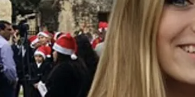 Η πρόταση της καθηγήτριας σε μαθητή της, για να μην αποκαλυφθούν τα πρόστυχα μηνύματα μετά το 3ωρο σεξουαλικό μαραθώνιό τους