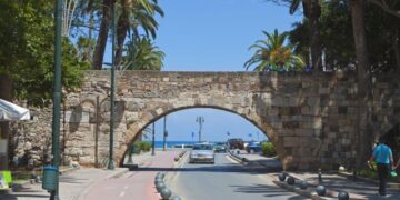 Κάτοικος στην Κω προσφέρει 2 εκατ. για να φτιαχτούν 9 σπίτια για γιατρούς και θέλει να μείνει ανώνυμος