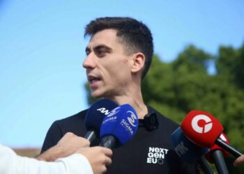 Νέο χτύπημα: Ψωνίζει γνωστή influencer από το OnlyFans ο Φειδίας