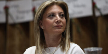 ΕΚΤΑΚΤΟ: Η Μαρία Καρυστιανού παραιτήθηκε από το Δ.Σ. του Συλλόγου Θυμάτων Τεμπών – «Εν τέλει ο διχασμός επικράτησε»