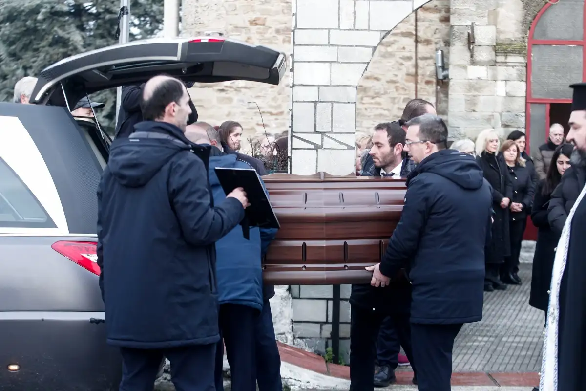 Ο ανατριχιαστικός επικήδειος του γιου της Αγάπης Μπουνόβα - «Μαμά...» 2 agapi kideia violanta3 1