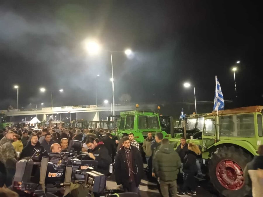 Οι αγρότες κόβουν την Ελλάδα στα δύο - Κλείνουν τα Τέμπη για 48 ώρες 1 agrotes nikaia c7a23