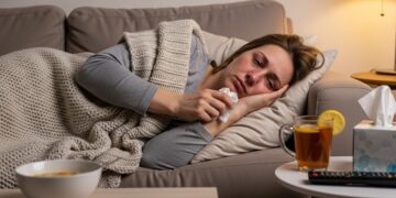 Alldaynews.gr Η γρίπη «θερίζει»: Γιατί ο εμβολιασμός είναι μονόδρομος – Το κοινό λάθος που κάνουν όλοι