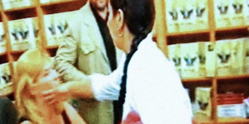 Πέθανε η Αναστασία Αθήνη – Η γυναίκα που είχε δώσει χαστούκι στη Δήμητρα Λιάνη