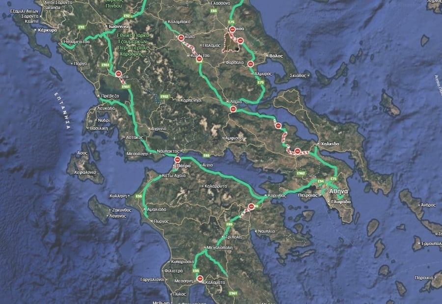 Οι αγρότες κόβουν την Ελλάδα στα δύο - Κλείνουν τα Τέμπη για 48 ώρες 2 bloka agrotes1 10d2d