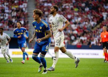 Λιντς – Μάντσεστερ Γιουνάιτεντ: Μάχη στο «Έλαντ Ρόουντ»