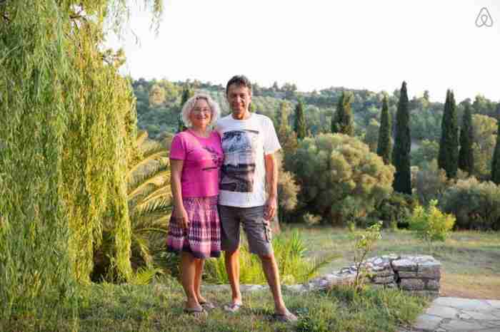 Το ζευγάρι που έφτιαξε στην Αμαλιάδα το ωραιότερο δεντρόσπιτο στην Ελλάδα Το ζευγάρι που έφτιαξε στην Αμαλιάδα το ωραιότερο δεντρόσπιτο στην Ελλάδα