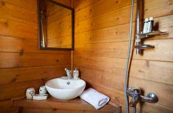 Το ζευγάρι που έφτιαξε στην Αμαλιάδα το ωραιότερο δεντρόσπιτο στην Ελλάδα Το ζευγάρι που έφτιαξε στην Αμαλιάδα το ωραιότερο δεντρόσπιτο στην Ελλάδα