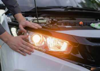 Πρόστιμο 350 ευρώ και αφαίρεση διπλώματος -Το λάθος που κάνουν οι περισσότεροι οδηγοί με τα φώτα του αυτοκινήτου