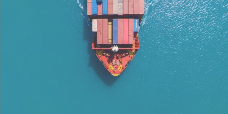 Πότε η θάλασσα “κερδίζει” την αεροπορική μεταφορά