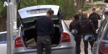 Σκότωσε τον πατέρα του και τον έβαλε σε πορτμπαγκάζ – Είχε σκοτώσει τη μητέρα του το 2014 – «Έχω δύο αδέρφια. Θα σκοτώσω και τα αδέλφια αν με αφήσετε και πάλι ελεύθερο» (video)