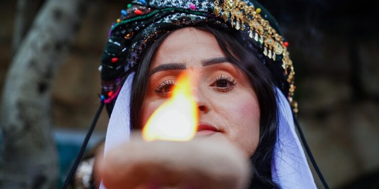 Alldaynews.gr «Αγόρασέ την, δεν έχει βιαστεί ακόμα»: Η φρίκη του ISIS μέσα από τα μάτια μίας γυναίκας