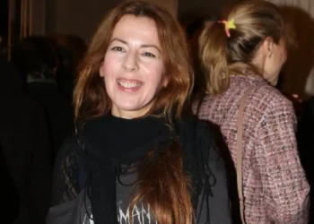 Alldaynews.gr Καλλιρόη Μυριαγκού: «Νιώθω περήφανη για τον Αντώνη Μυριαγκό, του ταιριάζει γάντι ο ρόλος του Καποδίστρια»