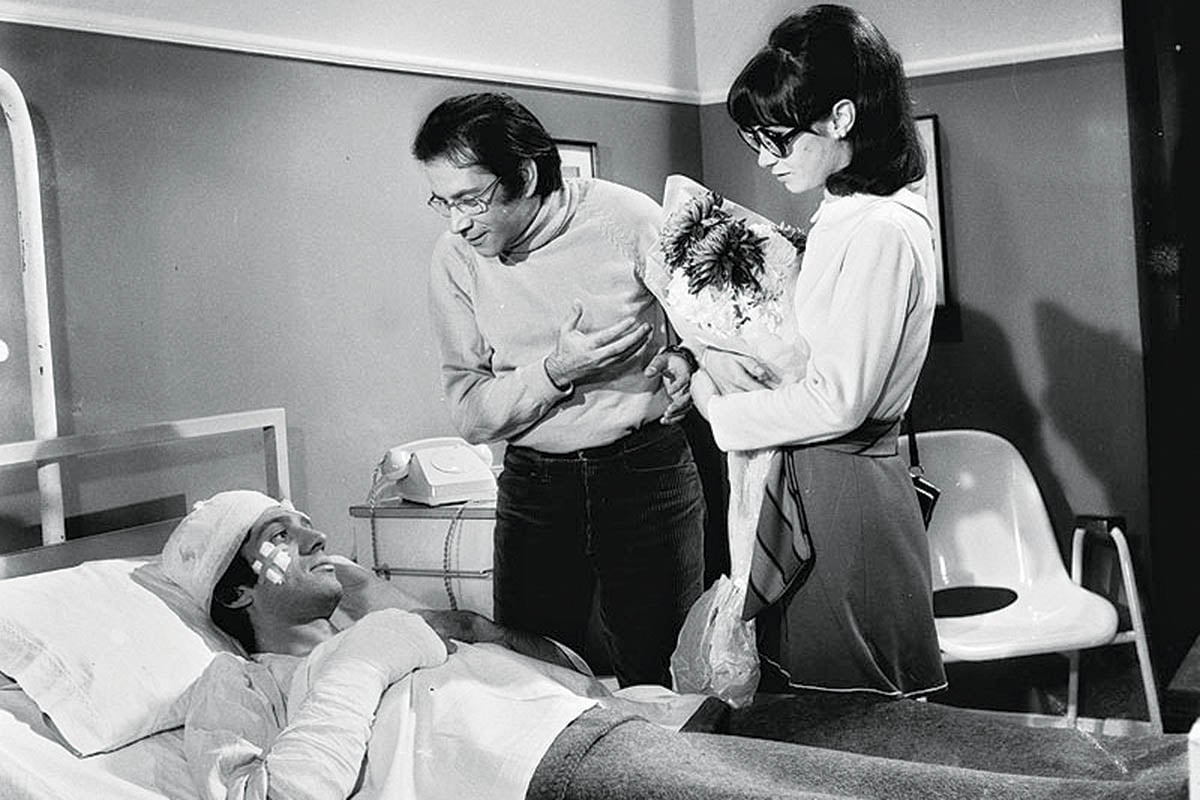 Πώς είναι σήμερα στα 90 ο ηθοποιός που έπαιξε σε δεκάδες ελληνικές ταινίες 2 kapios 10