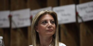 Μαρία Καρυστιανού: «Κουρελόχαρτο το Σύνταγμα, καταργήστε το Αρθρο 86» – Η συμφωνία ΕΕ-Mercosur και ο Νίκος Δένδιας