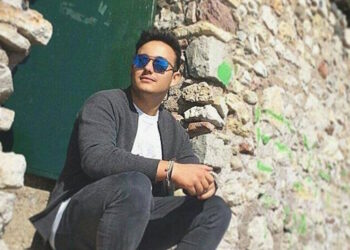 «Η νταλίκα έκανε αριστερά και δεν τον είδε, έχουν κοπεί τα πόδια μου» λέει ο πατέρας του 25χρονου που σκοτώθηκε (video)