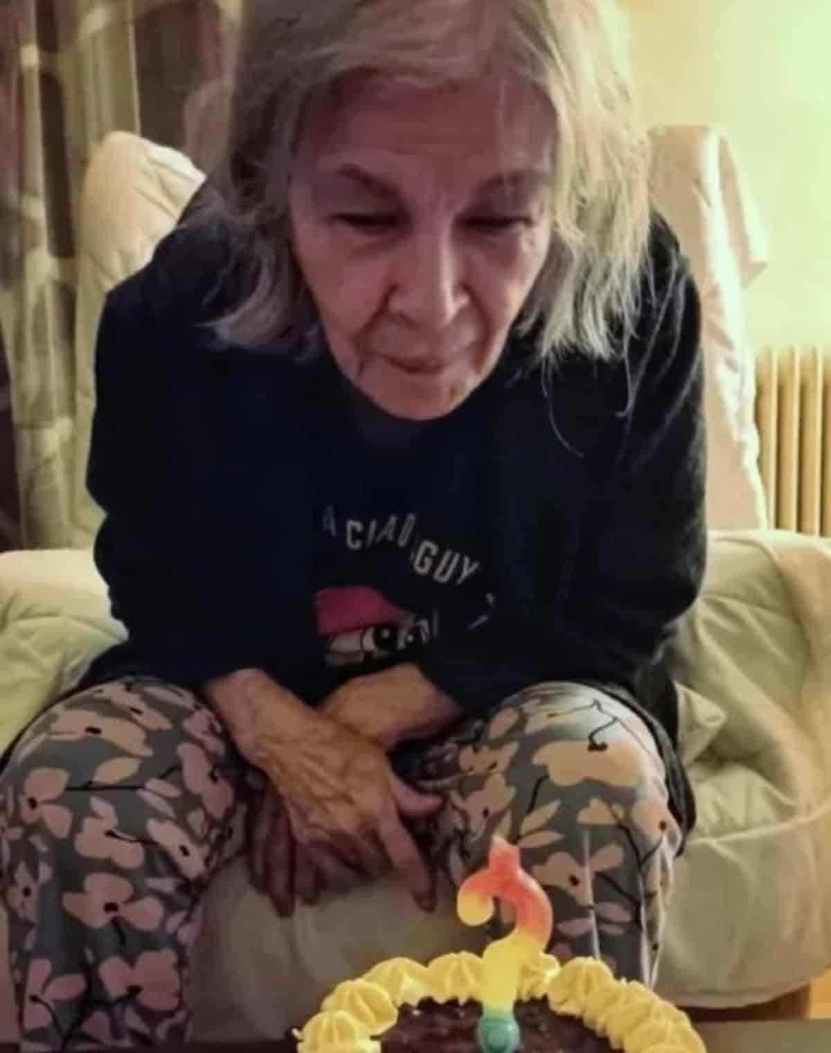 Πώς είναι σήμερα στα 87 η όμορφη ηθοποιός του ελληνικού κινηματογράφου με τις 70 ελληνικές ταινίες 6 ntina trianti simera