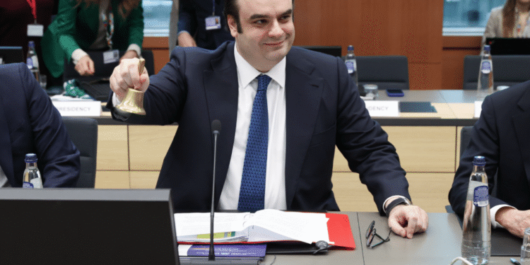 Σαφές μήνυμα Πιερρακάκη για Γροιλανδία και δασμολογικές απειλές