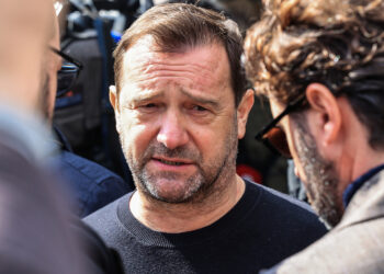 Ο Πλακιάς απαντά στο κόμμα Καρυστιανού με σκηνή από ελληνική ταινία – «Θα το ξαναδείτε το έργο σε καινούργια εκδοχή»