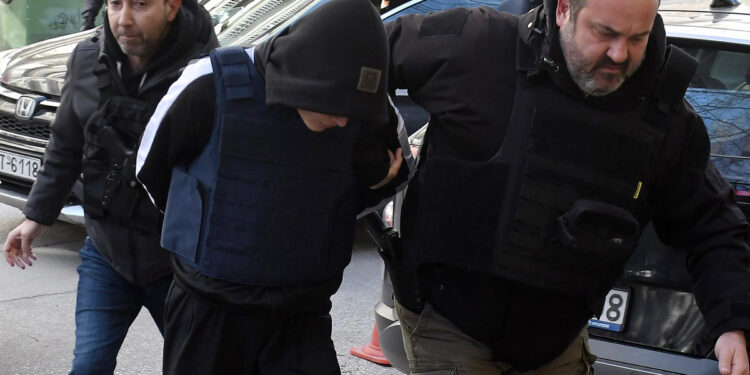 Μητέρα 17χρονου: «Ο Άγγελος μαρτύρησε σαν το Χριστό, τον γονάτισαν μπροστά στην κεντρική εκκλησία» (video)